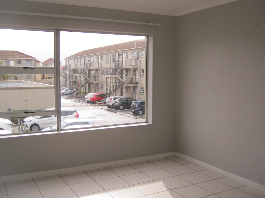 To Let 2 Bedroom Property for Rent in Guldenland Western Cape